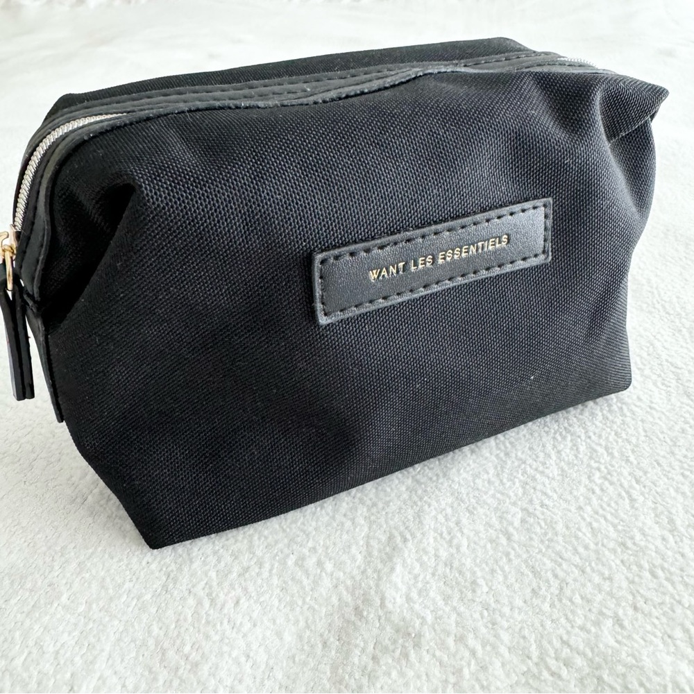 Want Les Essentiels Cosmetic Pouch